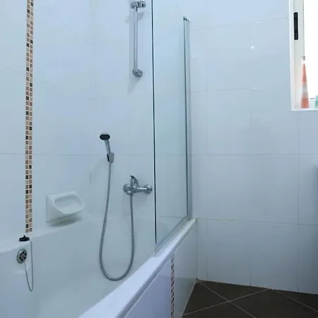 2 Bedroom Penthouse, Ac Apartment